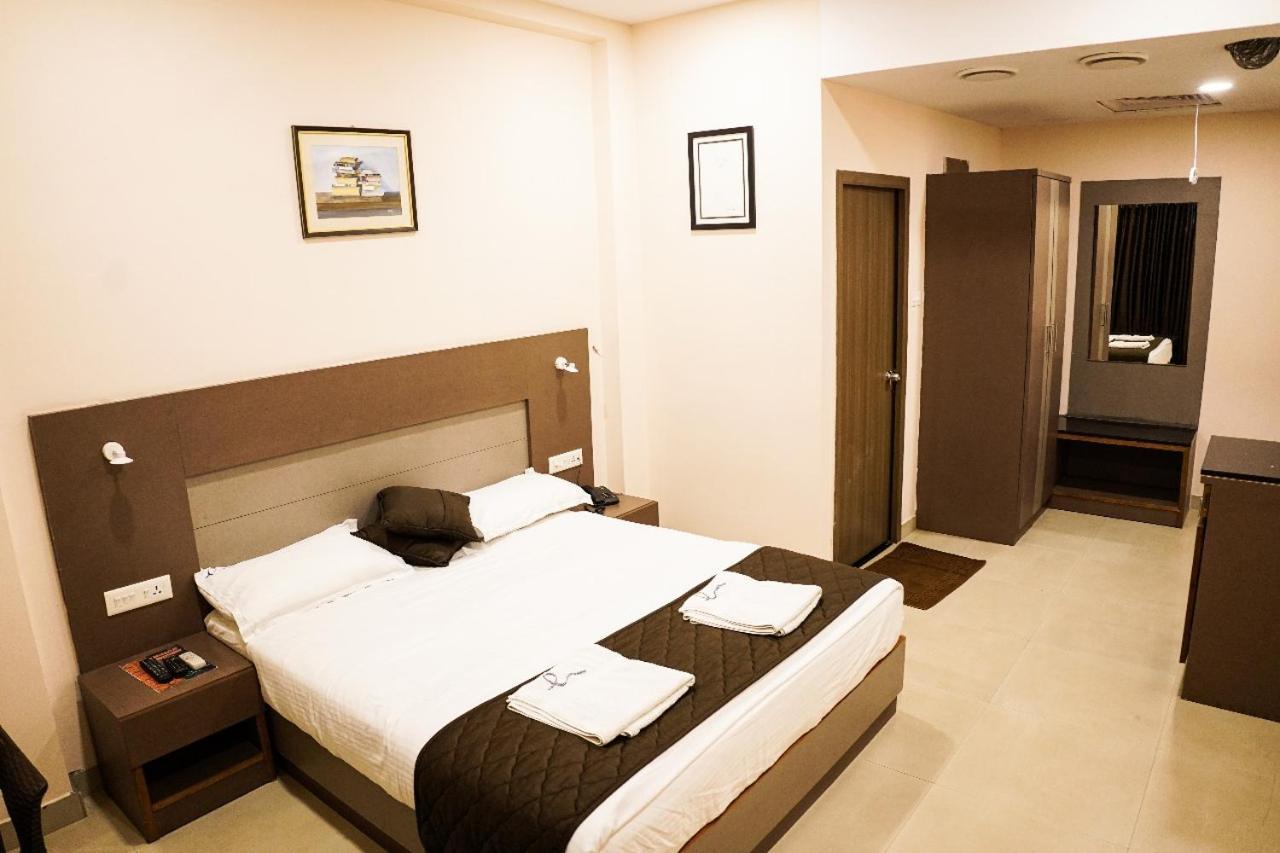 Hotel De L'Amour Port Blair Exterior photo